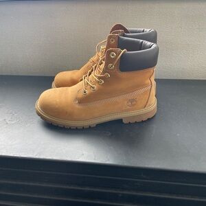 Timberland | TAN | size 9 women’s